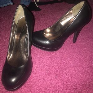 Madden Girl black pump heels